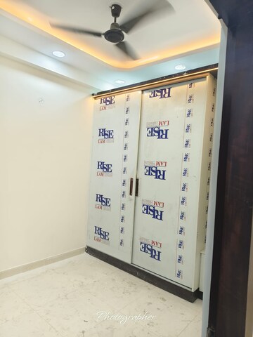 Bedroom in 2 BHK Apartment at Vaishali Sector 6 – for Sale