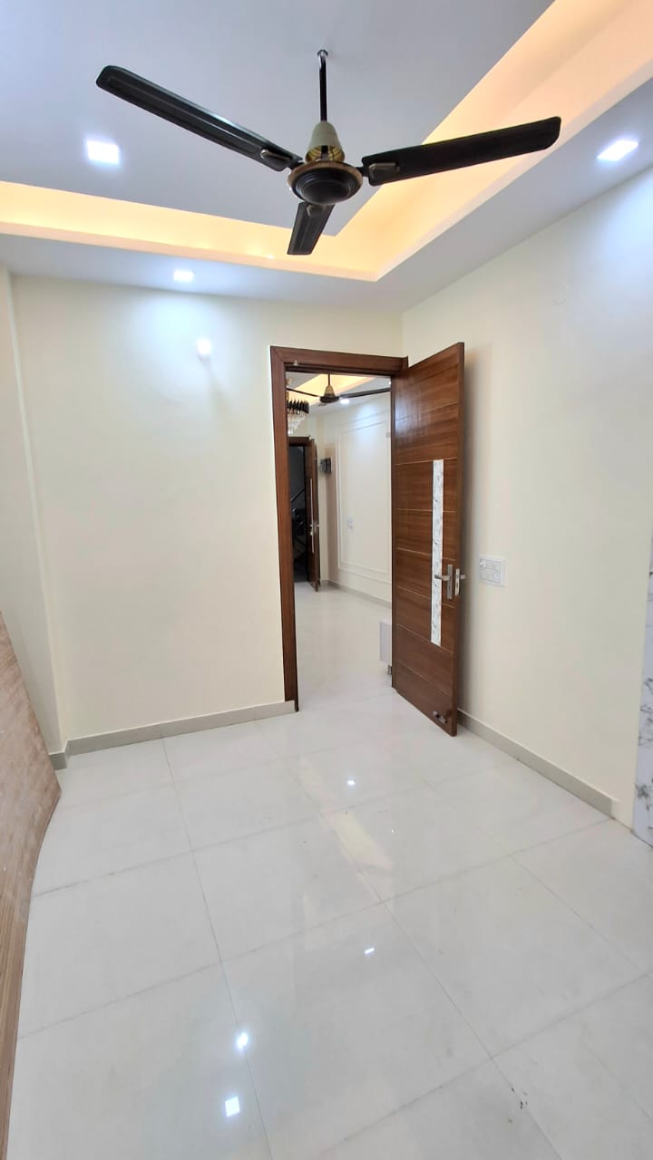 2 BHK 1050 Sq.Ft. Builder Floor in Happy Home Noida