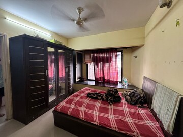 Bedroom in 2 BHK Apartment at Swapnalok Towers, Malad East – for Rent