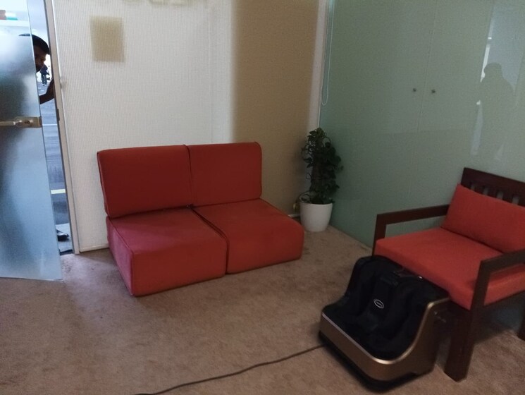 Living Room, silk board Commercial Office Space in IT/SEZ 7000 Sq.Ft. In Silk Board Bangalore 9004949