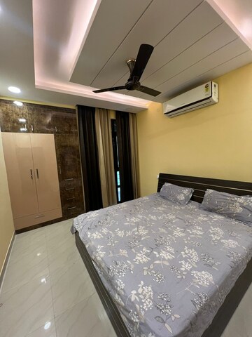 Bedroom in 2 BHK Apartment at Gomti Nagar – for Rent