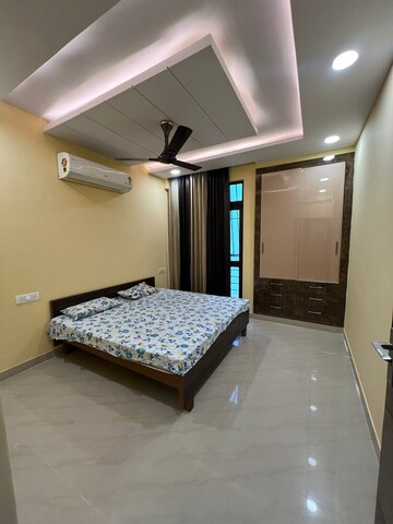 Bedroom in 2 BHK Apartment at Gomti Nagar – for Rent