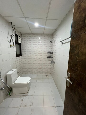 Bathroom in 2 BHK Apartment at Gomti Nagar – for Rent