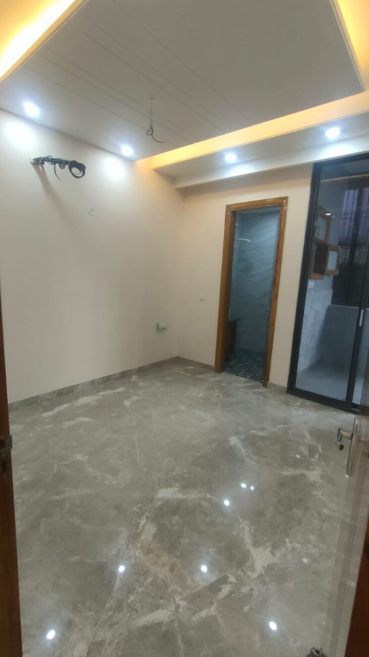 Room, sushant lok ii 3 Bedroom 180 Sq.Yd. Builder Floor In Sushant Lok ii Gurgaon 9004893