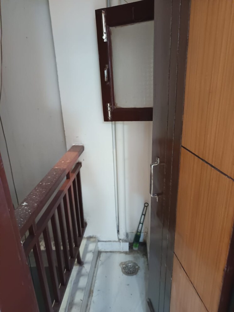 Balcony, govindpuri 1 Bedroom 360 Sq.Ft. Builder Floor In Govindpuri Delhi 9004948