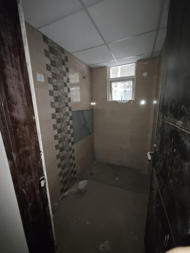 Bathroom, signature-global-park-4-and-5 3 Bedroom 1120 Sq.Ft. Apartment In Sohna Sector 36 Gurgaon 9004989