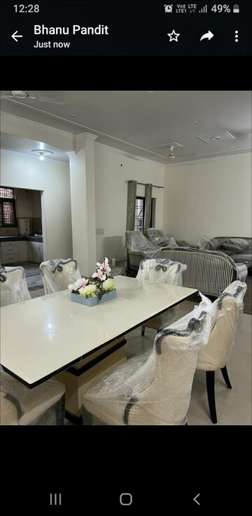 Team Area in 2 BHK Apartment at Gardenia Glory, Sector 46 – for Sale