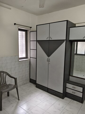 Room in 1 BHK Apartment at Vile Parle West – for Rent