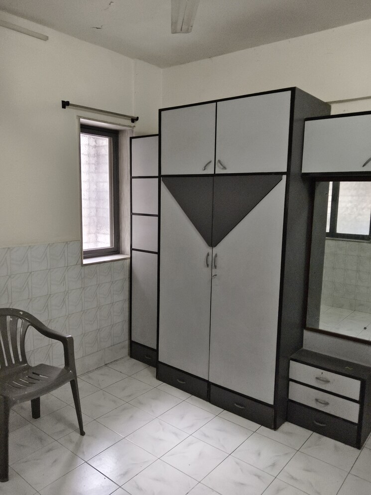 Room, vile parle west 1 Bedroom 500 Sq.Ft. Apartment In Vile Parle West Mumbai 9004997