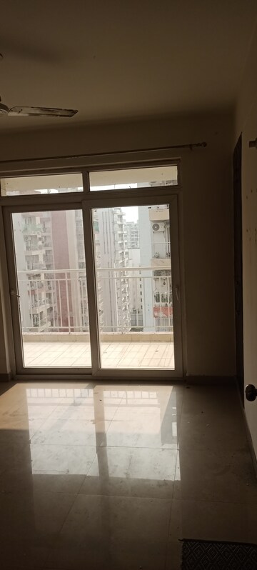 Room in 2.5 BHK Apartment at KLJ Greens, Sector 77 – for Sale