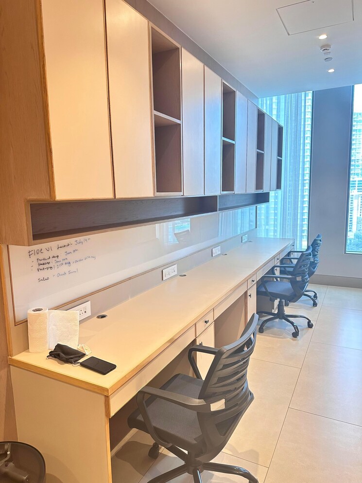 Team Area, one-lodha-place Commercial Office Space 1000 Sq.Ft. In Lower Parel Mumbai 9005015