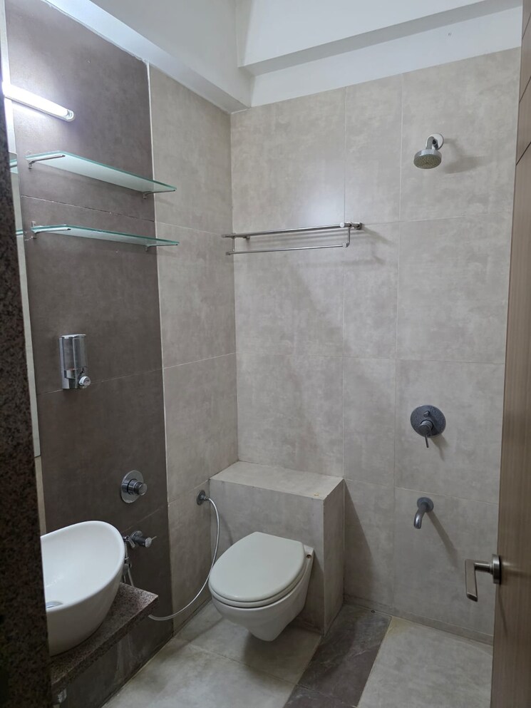 Bathroom, ajmera-casa-vyoma 3 Bedroom 1700 Sq.Ft. Apartment In Vastrapur Ahmedabad 9005024