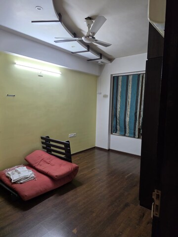 Room in 3 BHK Apartment at Ajmera Casa Vyoma, Vastrapur – for Rent