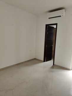 2.5 BHK + Extra Room Apartment For Sale in Smart World Orchard