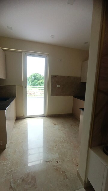 Room in 3 BHK Apartment at Puri The Pranayam, Sector 82 – for Rent