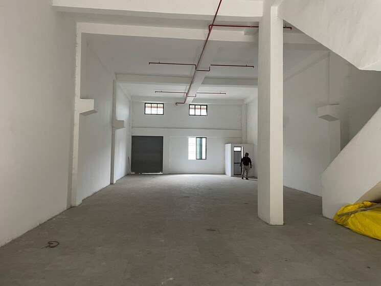  Parking, kaman Commercial Warehouse 12000 Sq.Ft. In Kaman Palghar 9005064