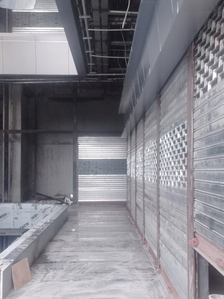 Balcony, ska-arcadia Commercial Shop 350 Sq.Ft. In Wave City Ghaziabad 9005100