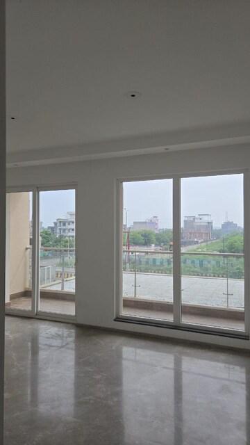 Room in 3 BHK Apartment at Ace Starlit, Sector 152 – for Rent