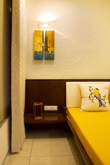 Room in 4 BHK Apartment at Vastrapur – for Rent