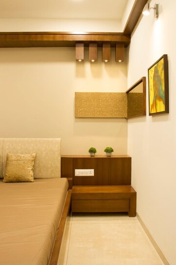 Furnished Amenities in 4 BHK Apartment at Vastrapur – for Rent