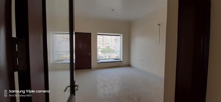 Room, tulip-mall 3 Bedroom 3000 Sq.Ft. Builder Floor In Sector 46 Noida 9005130