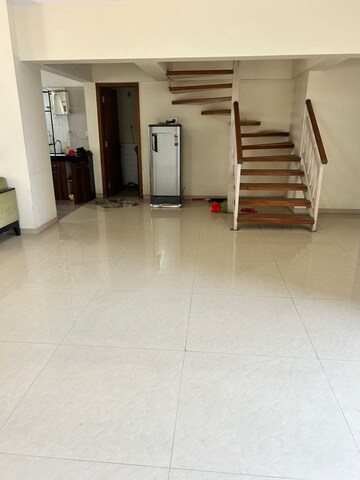 Room in 3 BHK Villa at Gera GreensVille SkyVillas, Kharadi – for Rent