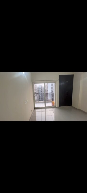 Room in 3 BHK Apartment at DPL Flora Heritage, Sector 1 Greater Noida – for Sale