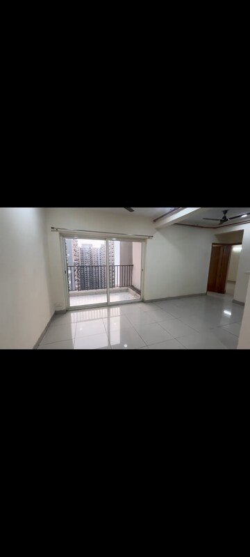 Room in 3 BHK Apartment at DPL Flora Heritage, Sector 1 Greater Noida – for Sale