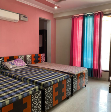 Bedroom in  Pg at Sector 39 – for Rent