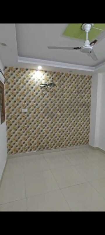 Room in 2 BHK Builder Floor at Mahavir Enclave 1 – for Rent