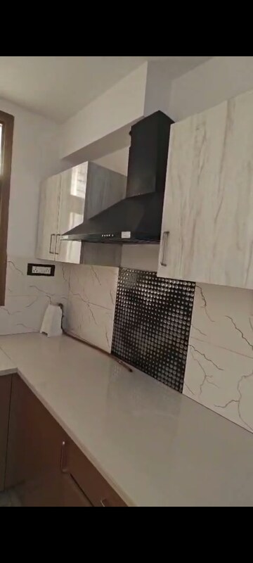 Team Area in 2 BHK Builder Floor at Mahavir Enclave 1 – for Rent