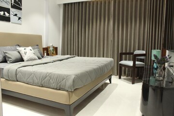 Bedroom in 4 BHK Apartment at Vastrapur – for Rent