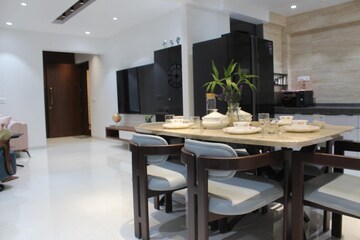 Furnished Amenities in 4 BHK Apartment at Vastrapur – for Rent