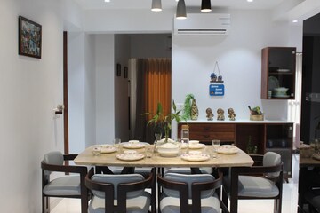 Furnished Amenities in 4 BHK Apartment at Vastrapur – for Rent