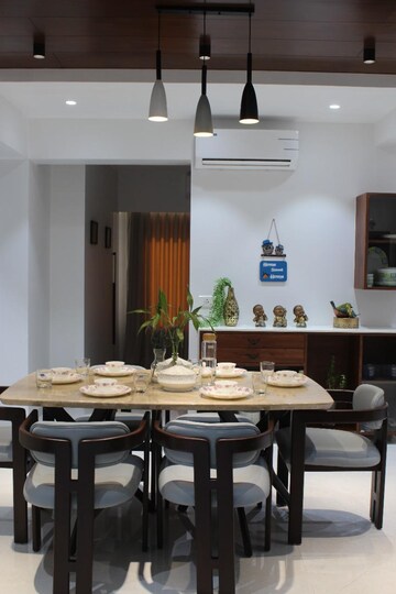 Furnished Amenities in 4 BHK Apartment at Vastrapur – for Rent