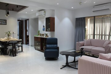 Living Room in 4 BHK Apartment at Vastrapur – for Rent