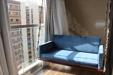 Furnished Amenities in 4 BHK Apartment at Vastrapur – for Rent