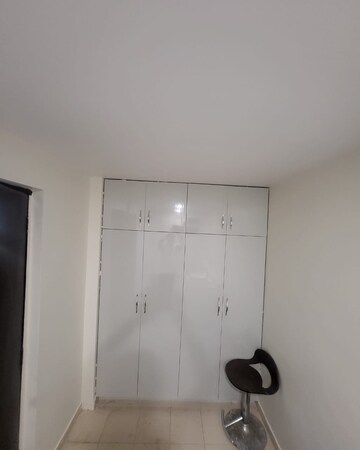 Furnished Amenities in 4 BHK Apartment at Vastrapur – for Rent