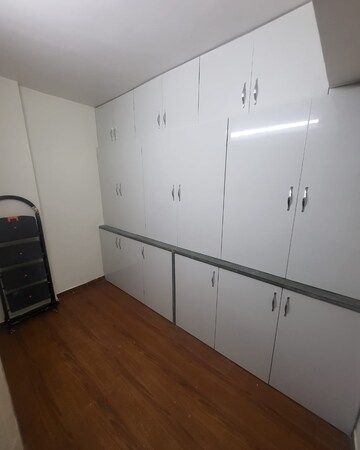 Furnished Amenities in 4 BHK Apartment at Vastrapur – for Rent