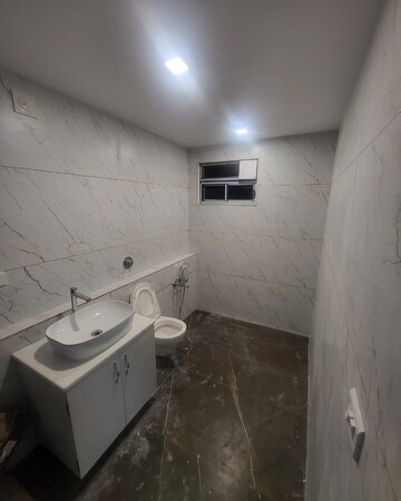 Bathroom in 4 BHK Apartment at Vastrapur – for Rent