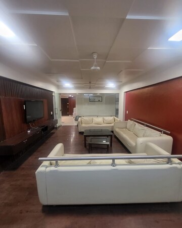 Living Room in 4 BHK Apartment at Vastrapur – for Rent