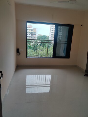Room in 1.5 BHK Apartment at Ami Zarna, Malad West – for Rent
