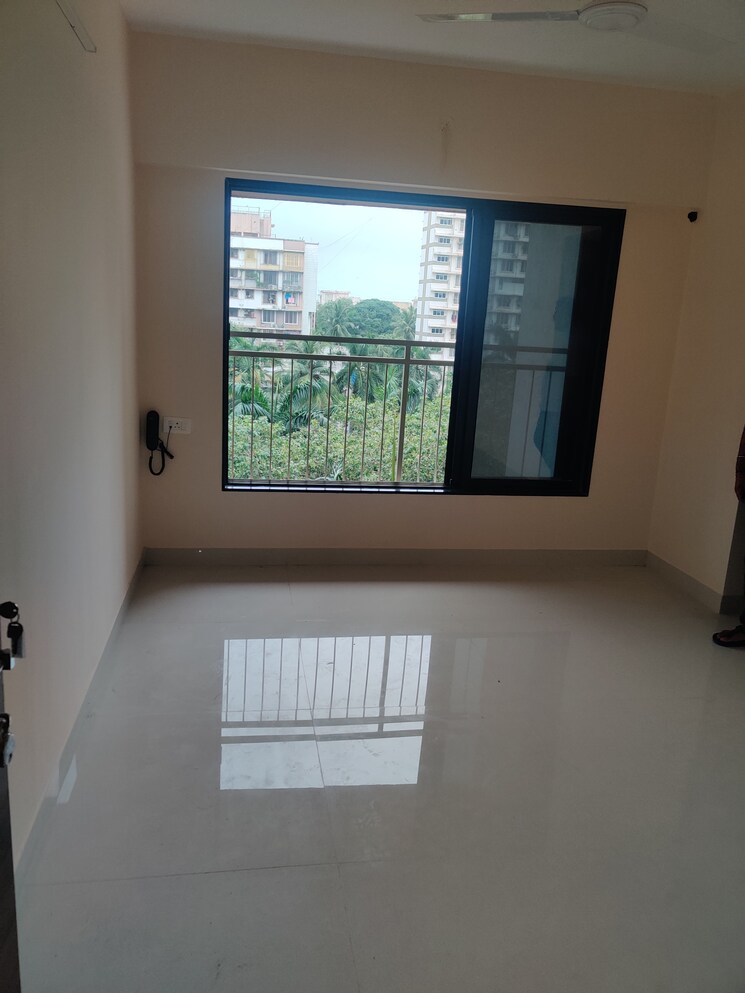 Room, ami-zarna 1.5 Bedroom 550 Sq.Ft. Apartment In Malad West Mumbai 9005241