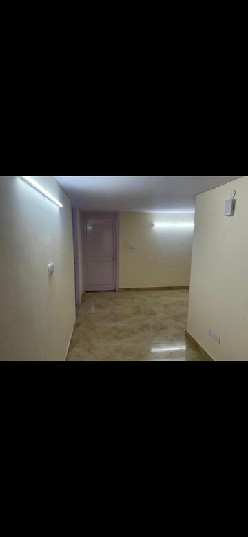 Room in 4 BHK Builder Floor at Lokvihar Apartment, Pitampura – for Rent