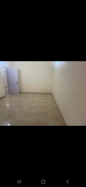Room in 4 BHK Builder Floor at Lokvihar Apartment, Pitampura – for Rent