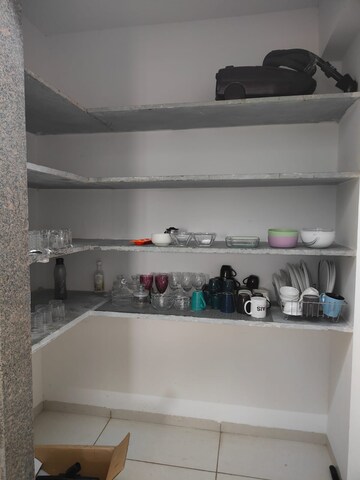 Furnished Amenities in 4 BHK Apartment at Vastrapur – for Rent