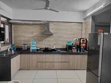 Kitchen in 4 BHK Apartment at Vastrapur – for Rent