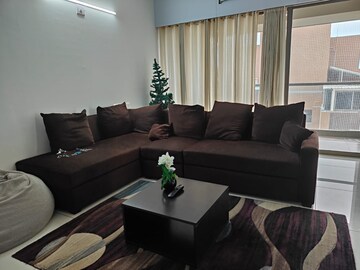 Living Room in 4 BHK Apartment at Vastrapur – for Rent