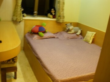 Bedroom in 2 BHK Apartment at Jasani West View, Vile Parle West – for Rent