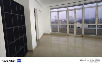 Room in 2 BHK Apartment at Raheja Vedaanta, Sector 108 – for Rent